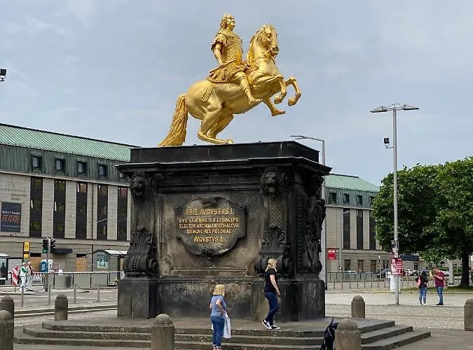 Am Zwinger 2 * Drezda